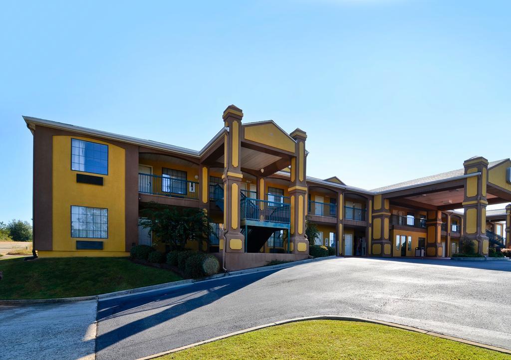 Peach State Inn & Suites Hawkinsville Exterior photo