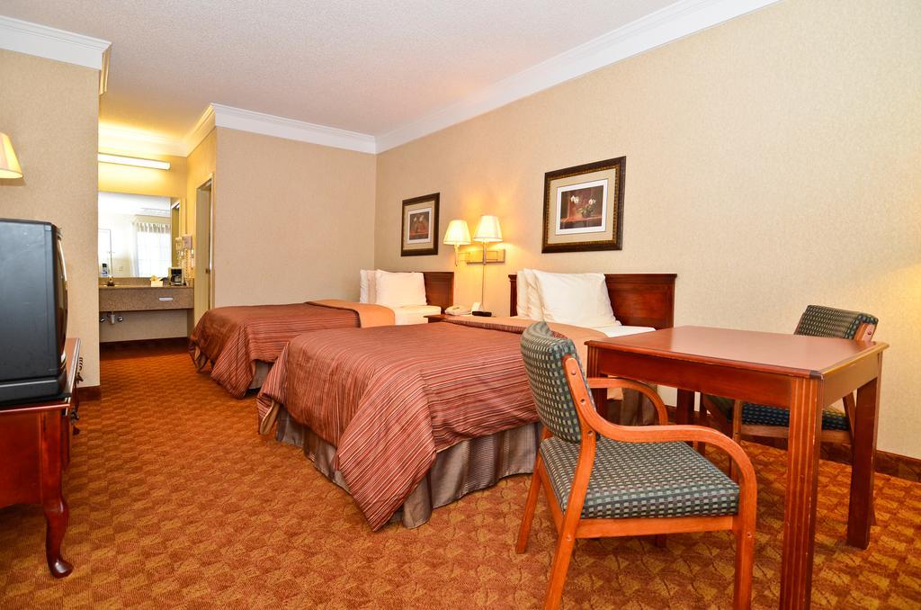 Peach State Inn & Suites Hawkinsville Exterior photo