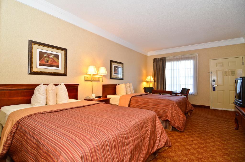 Peach State Inn & Suites Hawkinsville Exterior photo