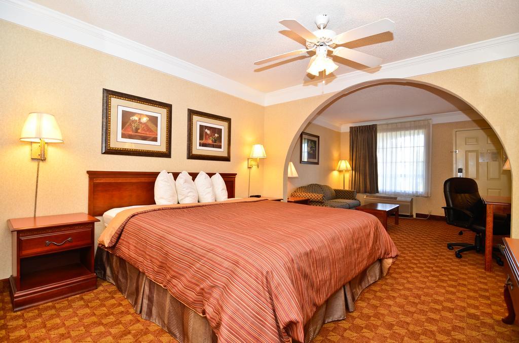 Peach State Inn & Suites Hawkinsville Exterior photo