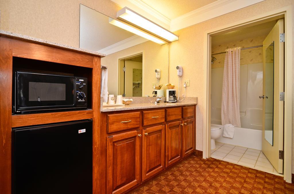 Peach State Inn & Suites Hawkinsville Exterior photo