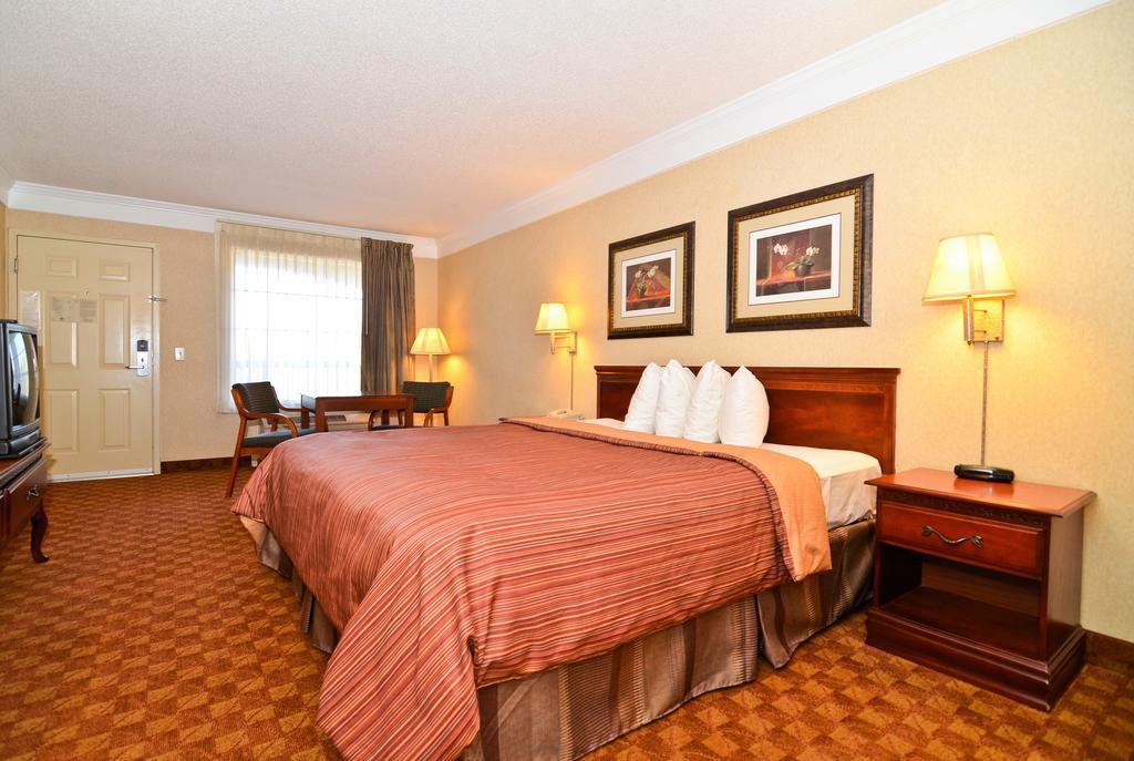 Peach State Inn & Suites Hawkinsville Exterior photo