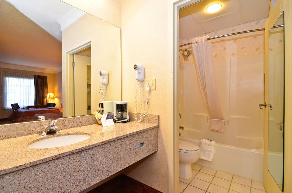 Peach State Inn & Suites Hawkinsville Exterior photo