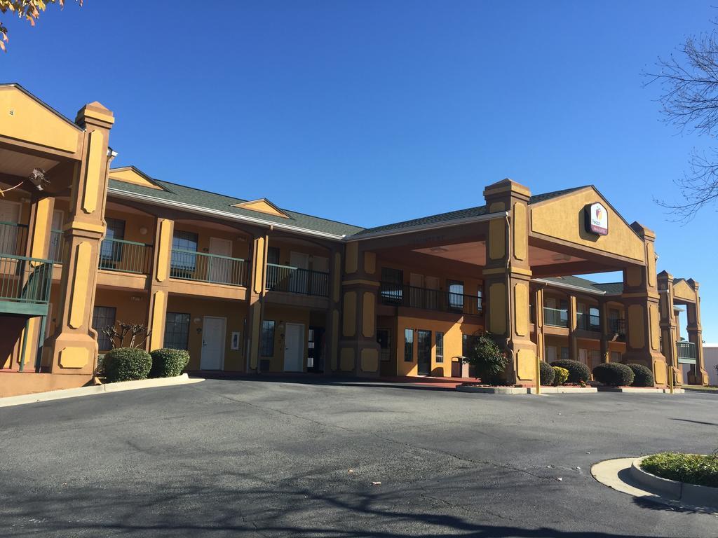 Peach State Inn & Suites Hawkinsville Exterior photo